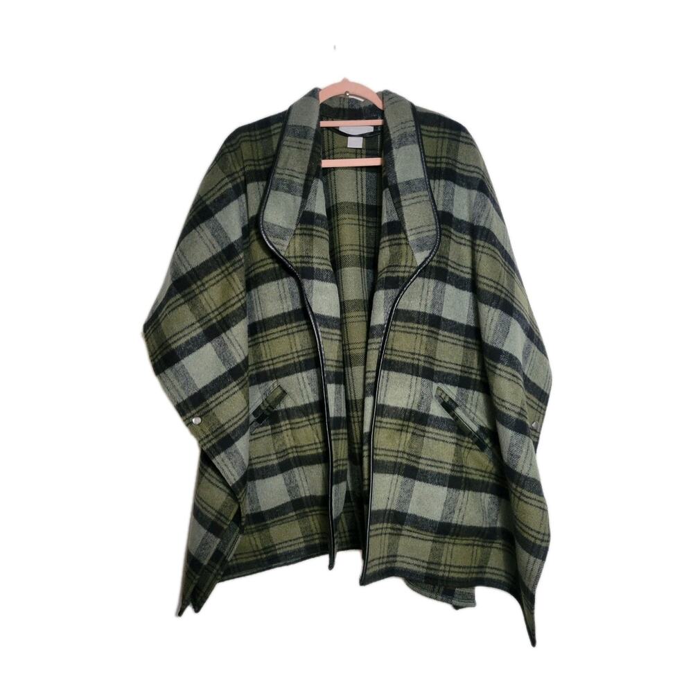 Nordstrom Cape Poncho Women's Green Combo Plaid Pockets Snap Button One Size
